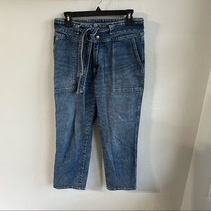 Abercrombie & Fitch Ultra High Rise Straight Jean Size 12/31